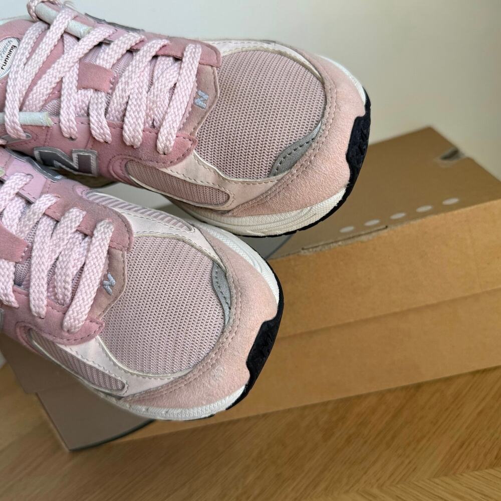 New Balance 2002 R ‘Pink Sand’ Kids Sneakers- SZ 4  Y - Picture 6 of 13